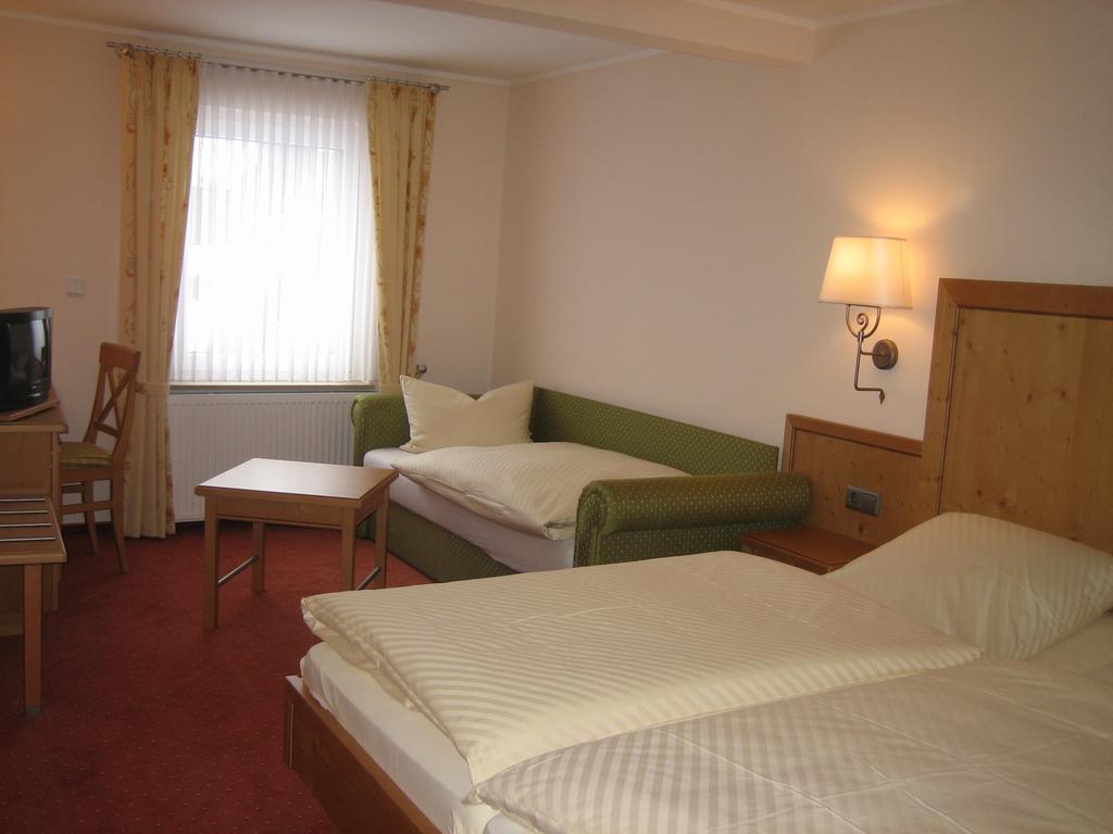 Hotel Lindenhof Meschede Room photo
