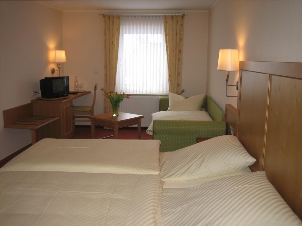 Hotel Lindenhof Meschede Room photo
