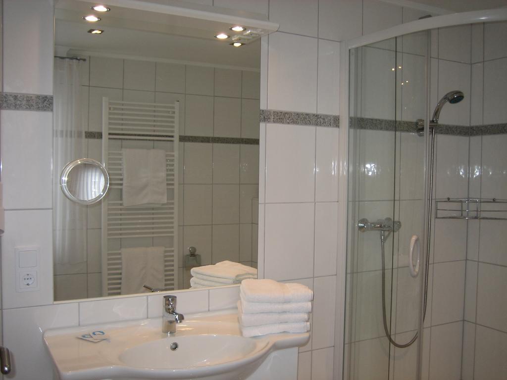 Hotel Lindenhof Meschede Room photo