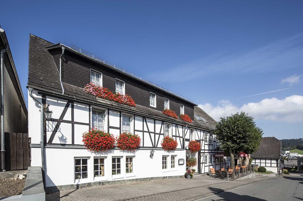 Hotel Lindenhof Meschede Exterior photo